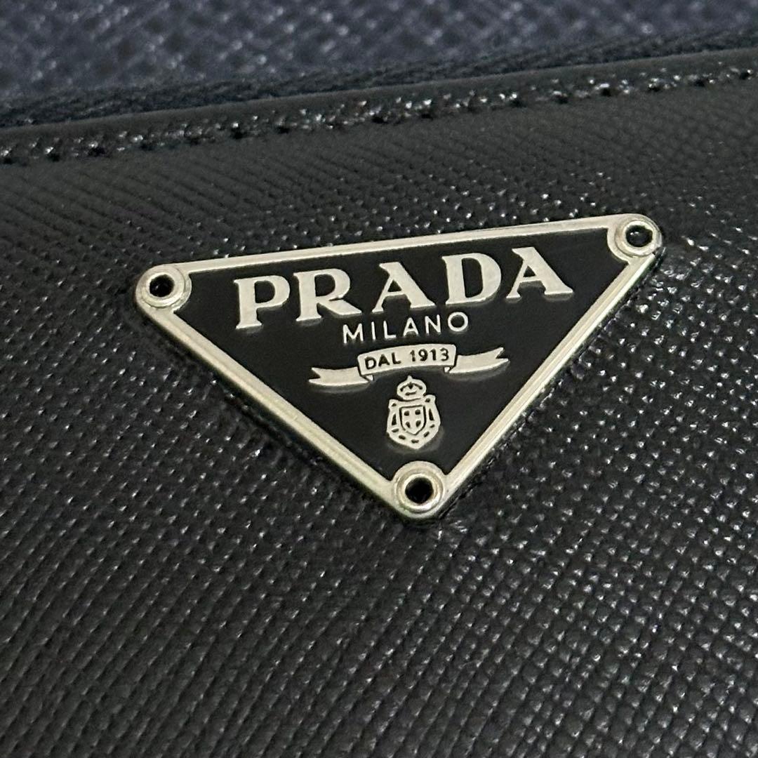 PRADA プラダ　折り財布　ラウンドジップ　三角ロゴ　サフィアーノレザー