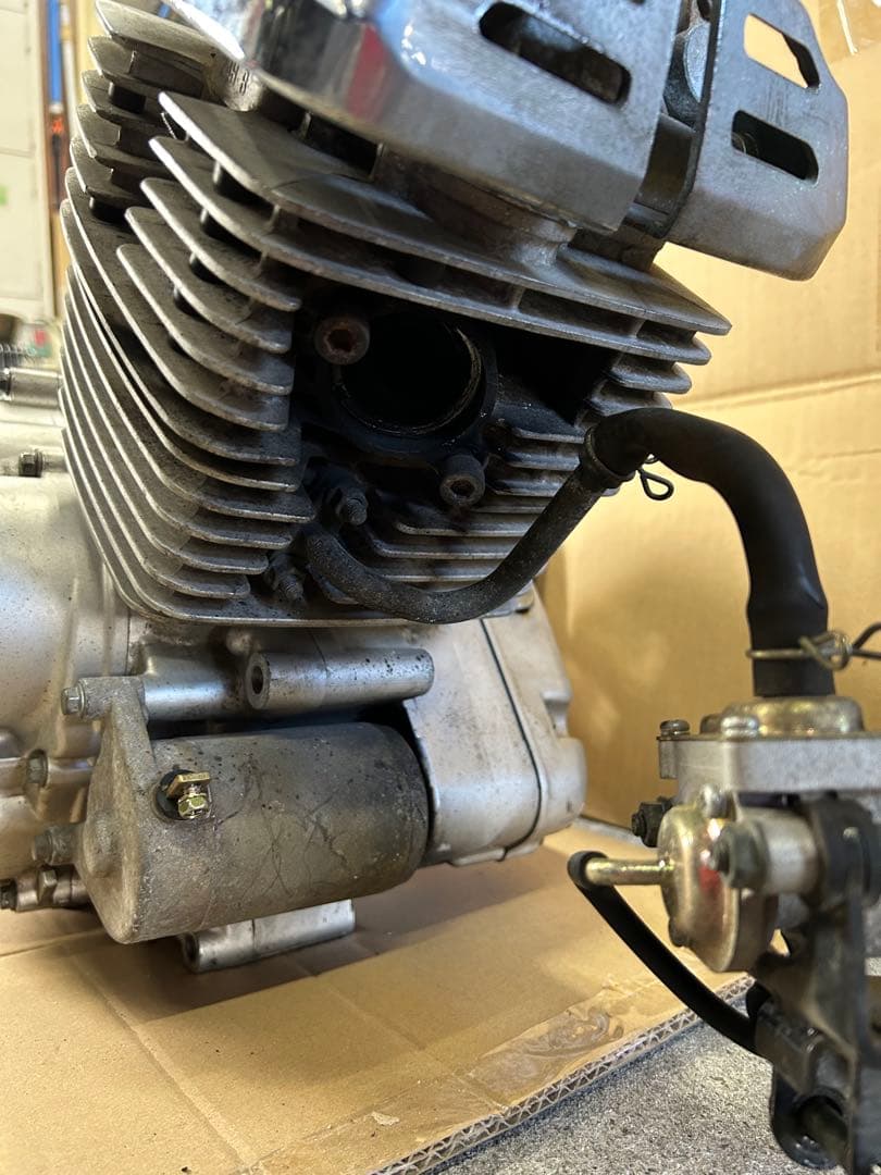 スズキ GZ125HS エンジン本体 実働車外し LC6PCJG32A 中古
