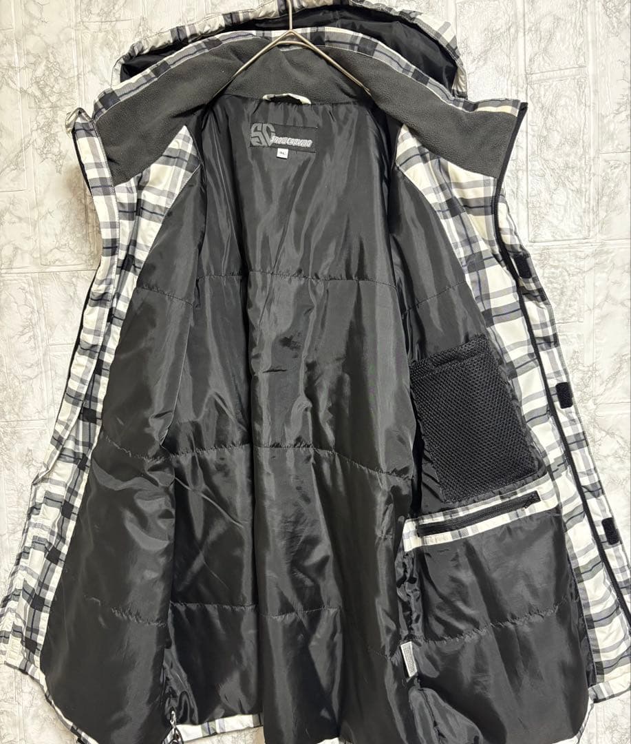♦︎良品♦︎ スキーウェア　スノーボードウェア　メンズ(3L、XL)