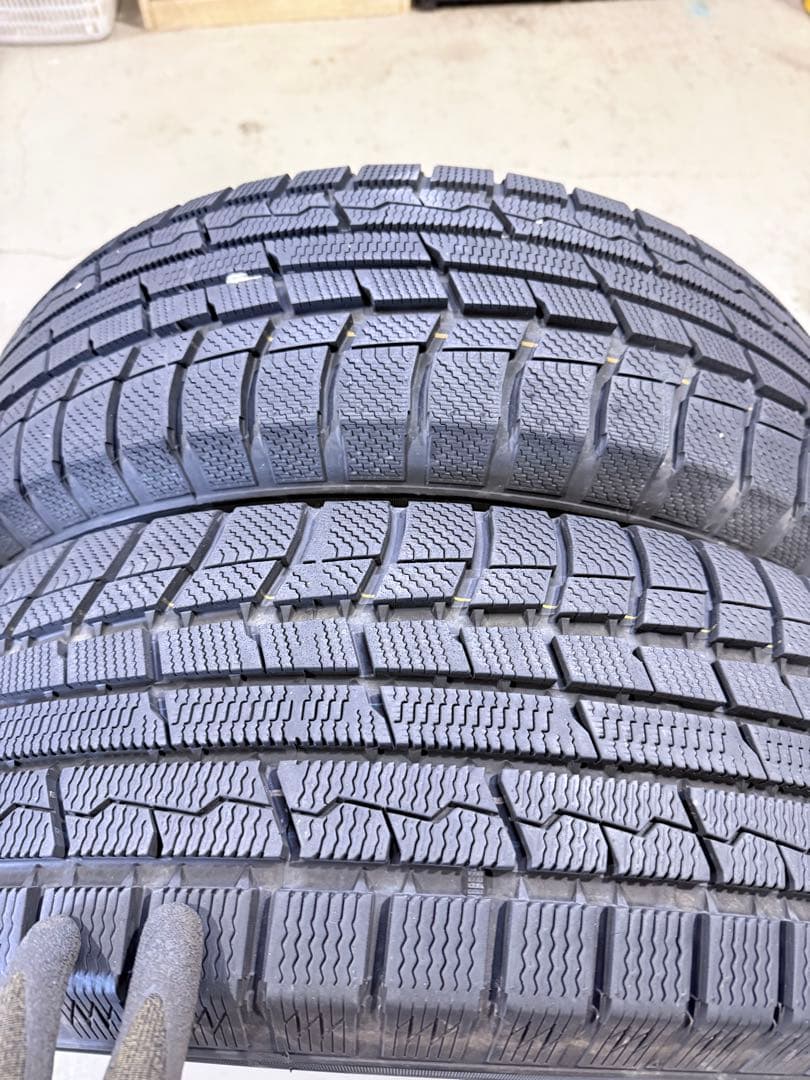 215/70R16 TOYOスタッドレスタイヤ （2024年製）