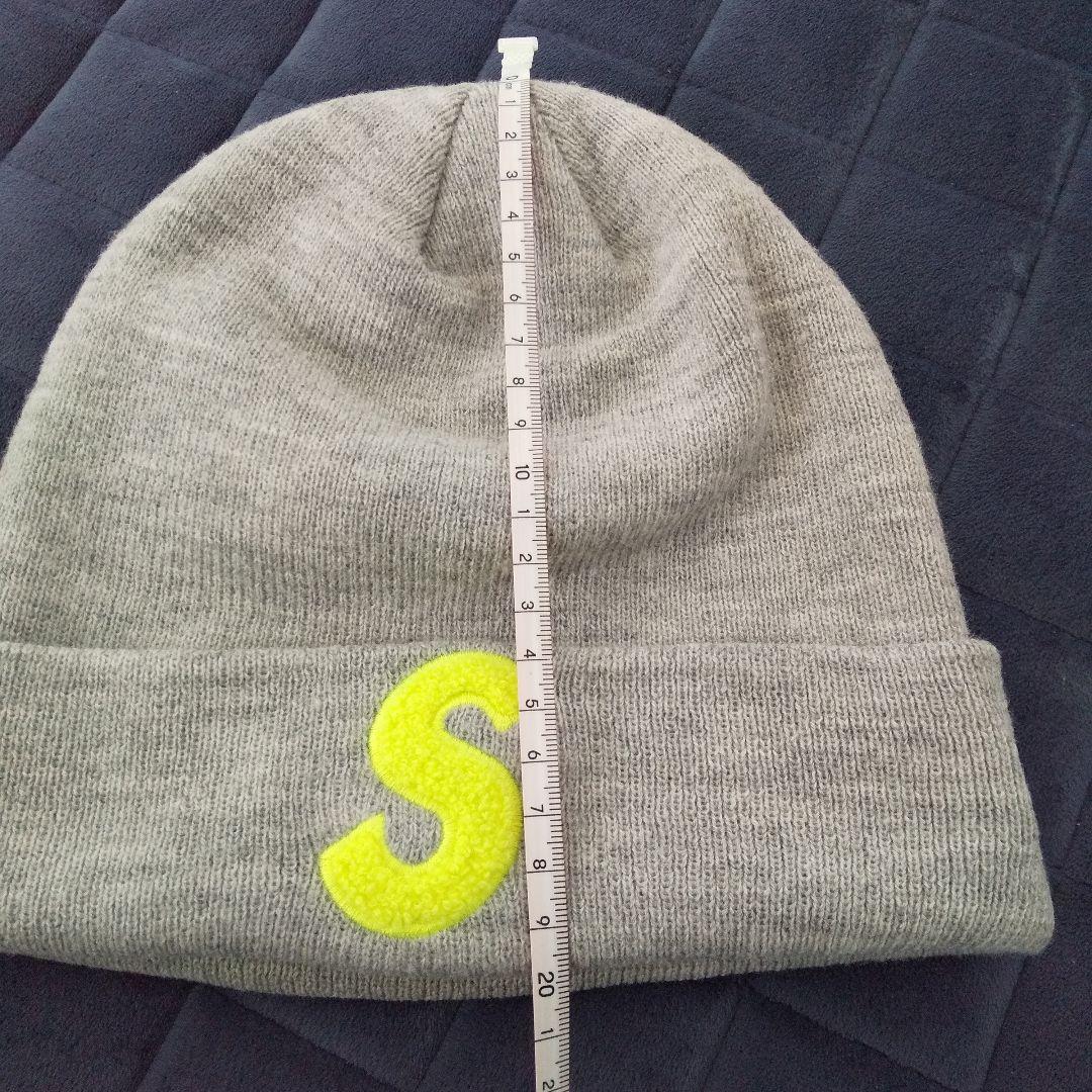 か*い様 Supreme超希少ネオンSロゴビーニーです！
