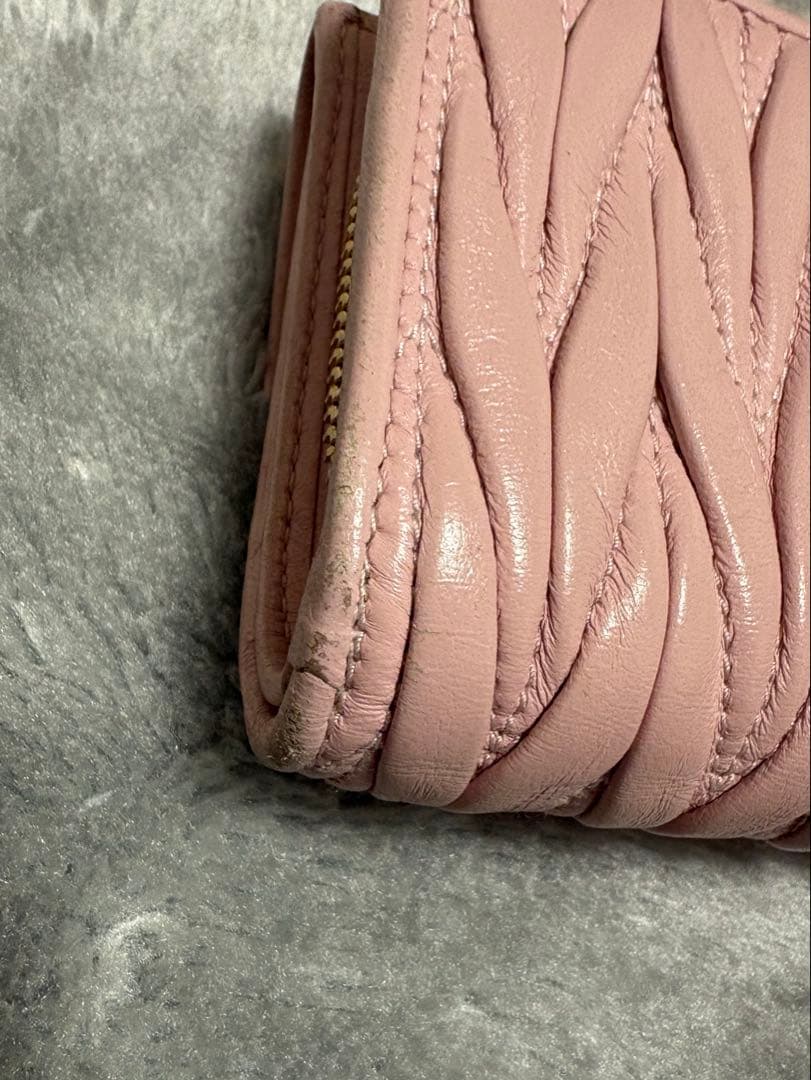 miumiu マテラッセ ナッパレザー 三つ折り財