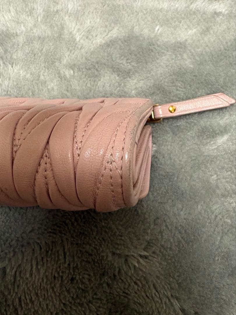 miumiu マテラッセ ナッパレザー 三つ折り財