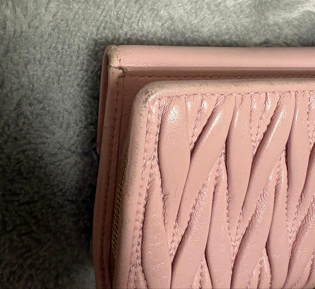 miumiu マテラッセ ナッパレザー 三つ折り財
