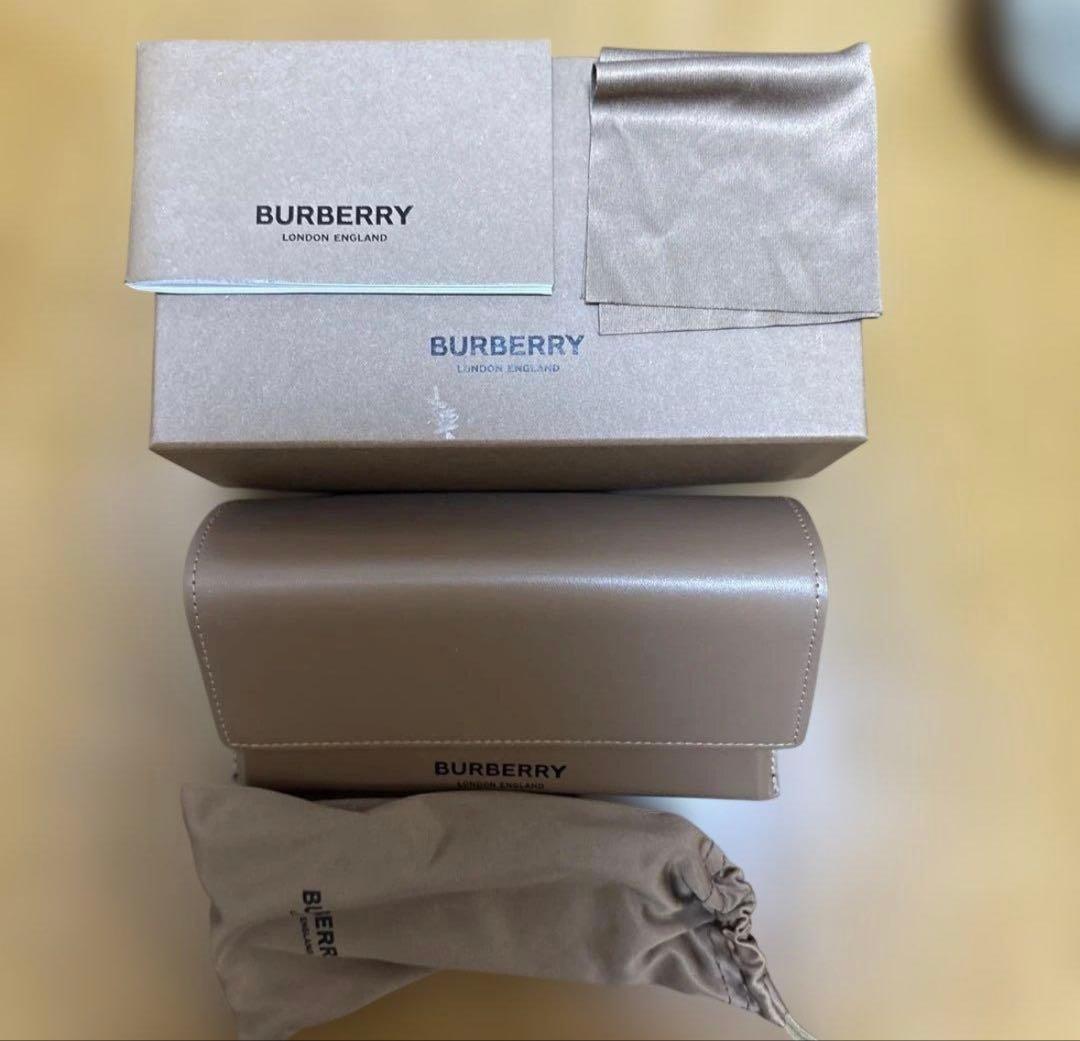 Burberry ブラック　サングラス