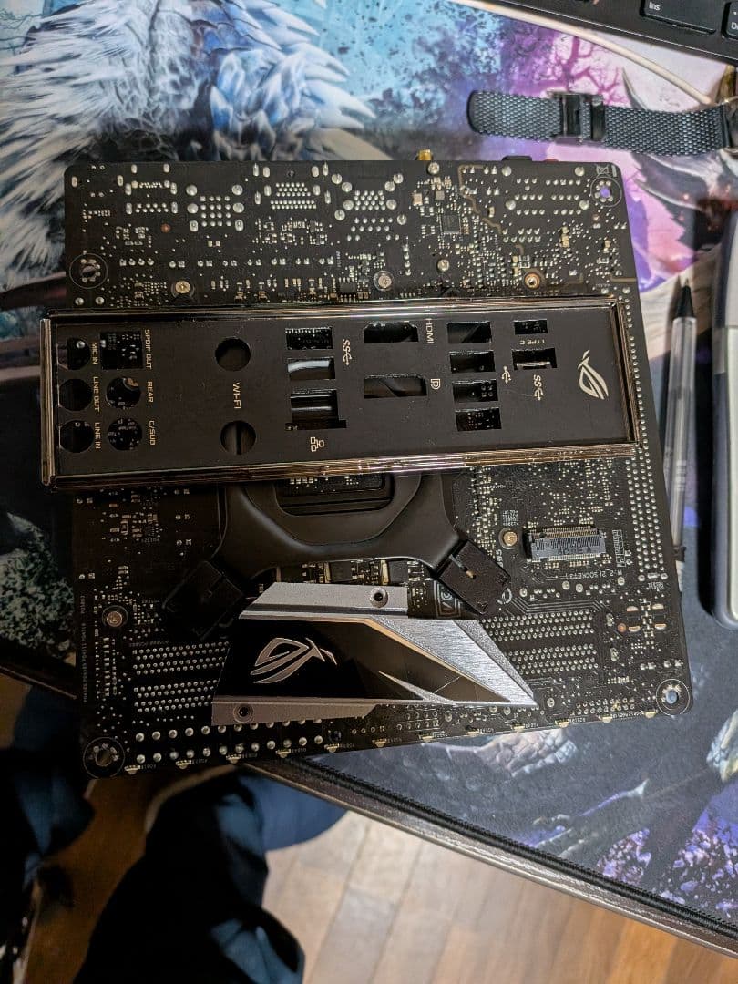 ROG Strix マザーボード ATX RGB対応