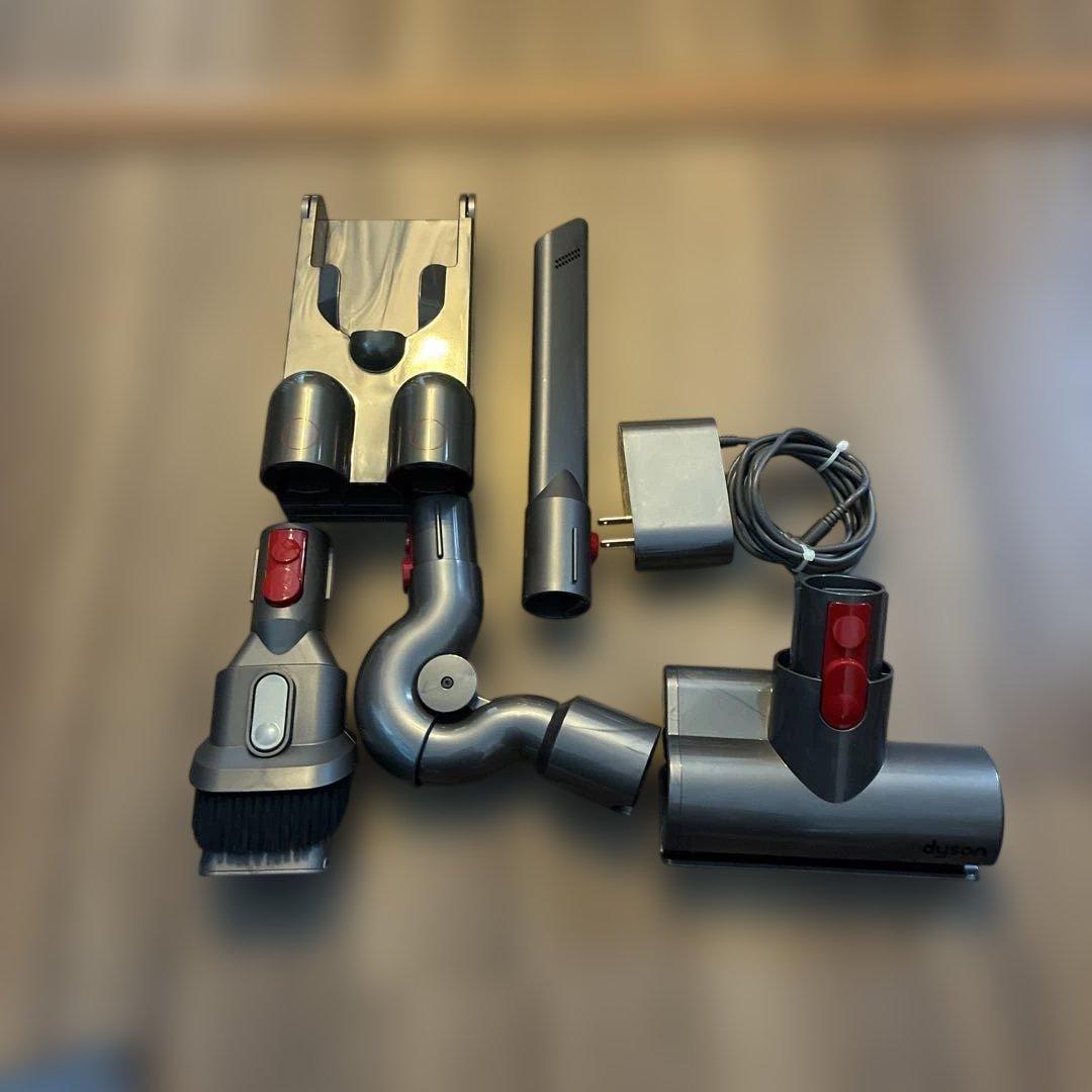 Dyson v10スティッククリーナー 本体 各種アタッチメント付き