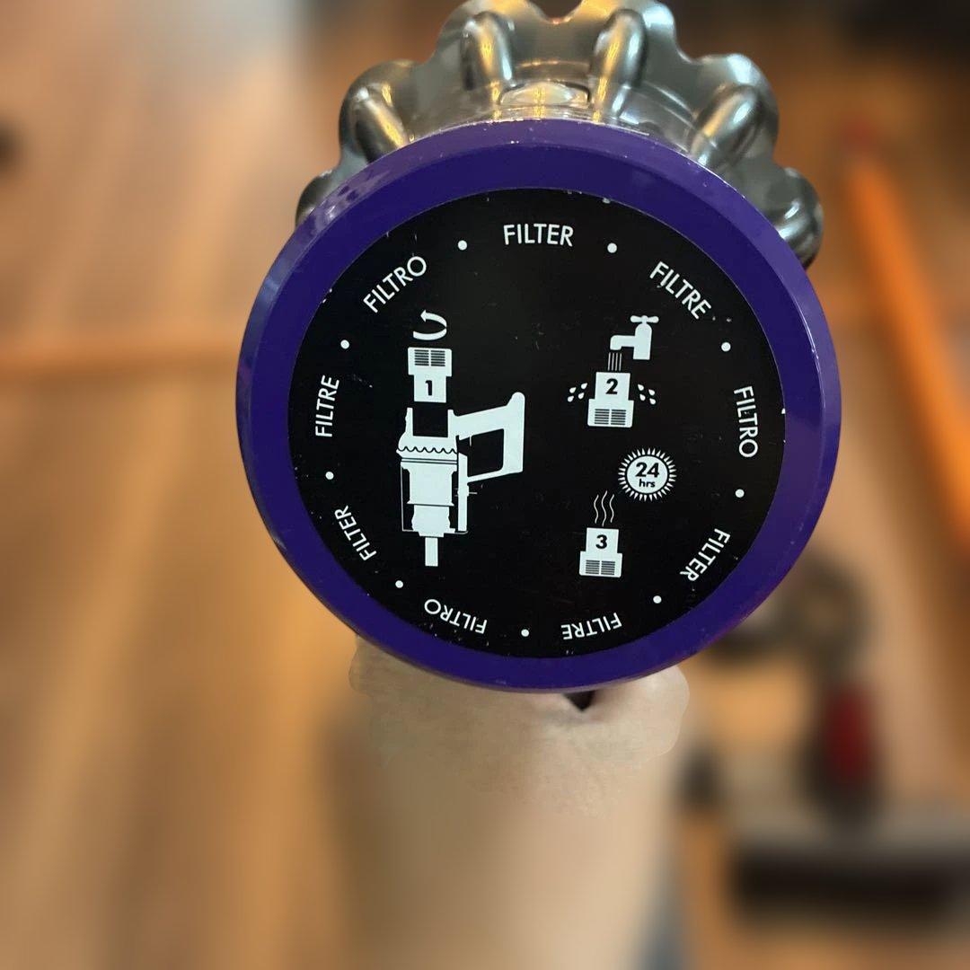 Dyson v10スティッククリーナー 本体 各種アタッチメント付き