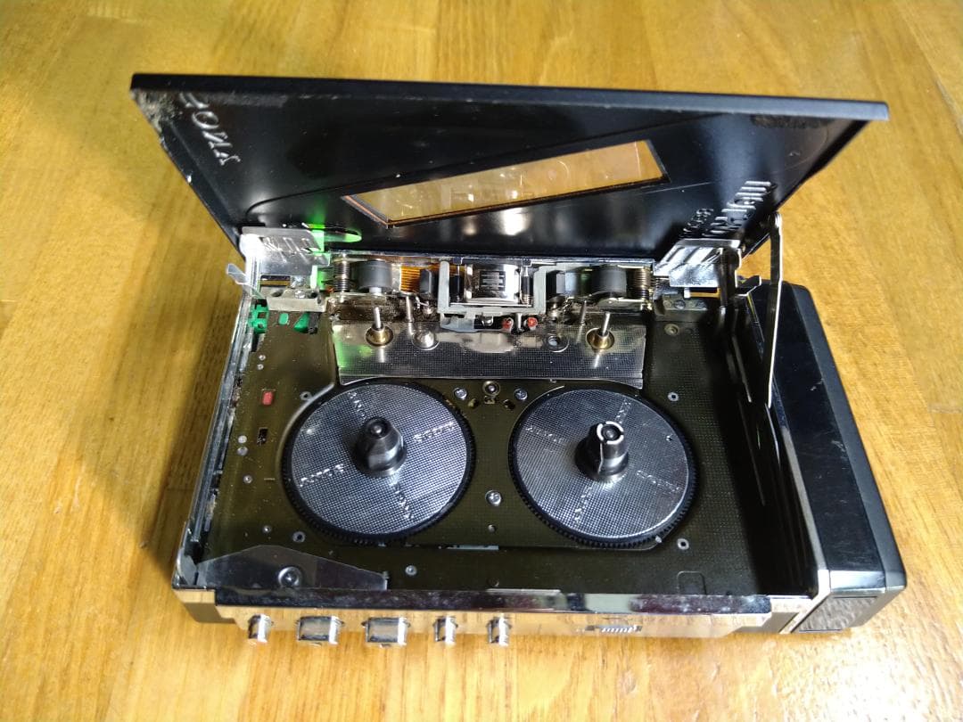 ジャンク　SONY ウオークマン　WM-R202