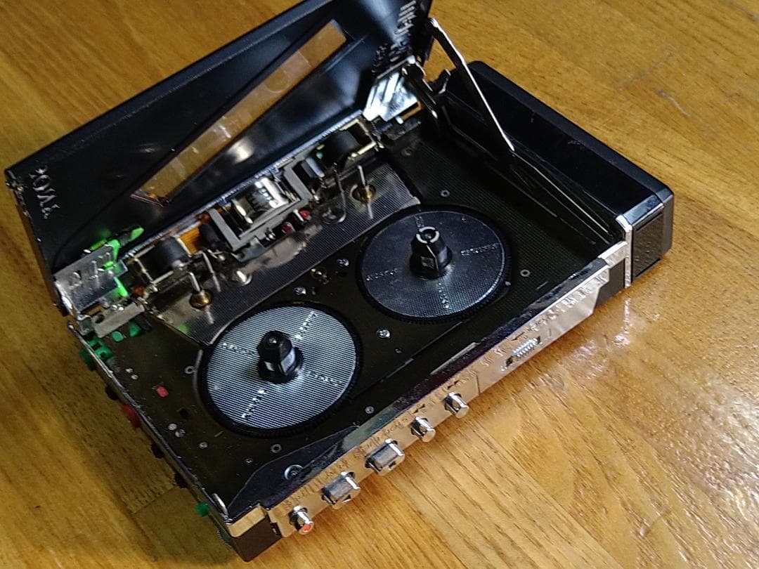 ジャンク　SONY ウオークマン　WM-R202