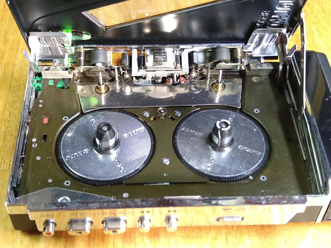 ジャンク　SONY ウオークマン　WM-R202