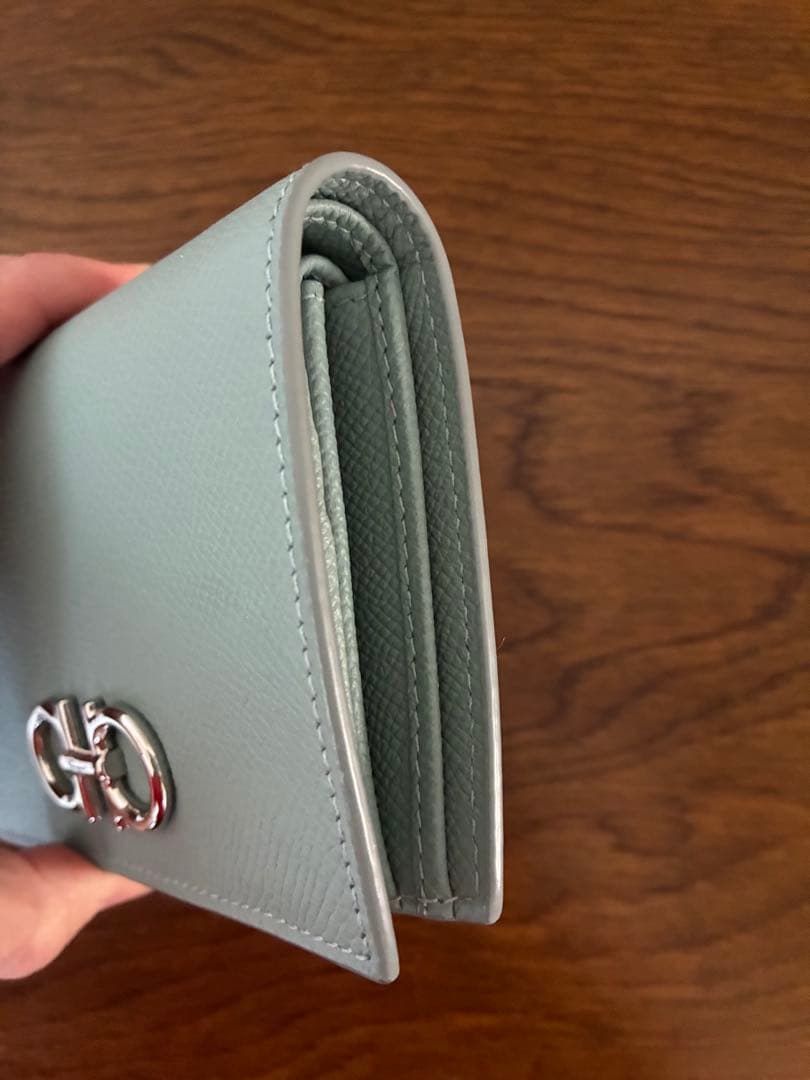 FERRAGAMO 二つ折り財布 ラッキーチャーム