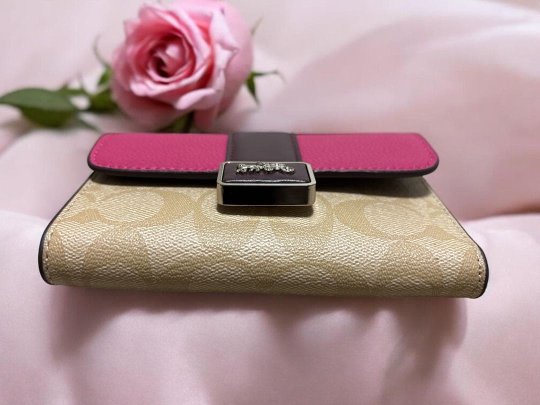 《新品》COACH 二つ折り財布ピンク/ベージュ新品