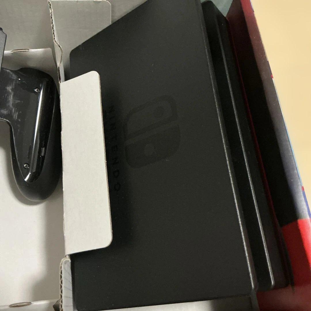 Nintendo Switch 本体　周辺アクセサリ +充電スタンド、収納ケース