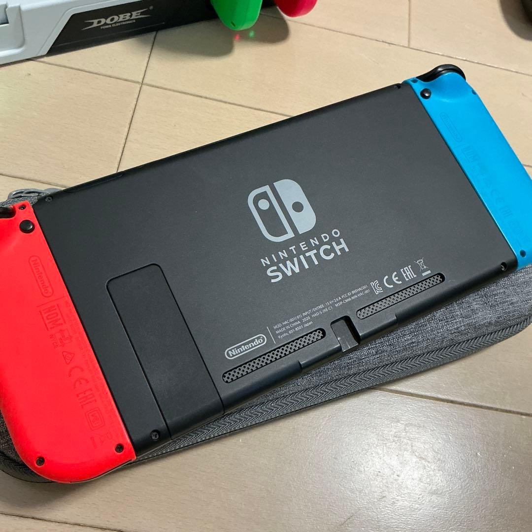 Nintendo Switch 本体　周辺アクセサリ +充電スタンド、収納ケース