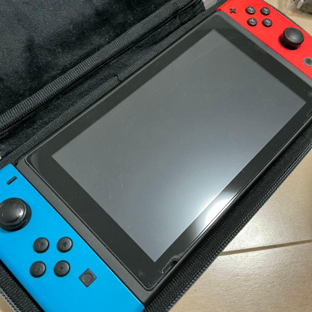 Nintendo Switch 本体　周辺アクセサリ +充電スタンド、収納ケース