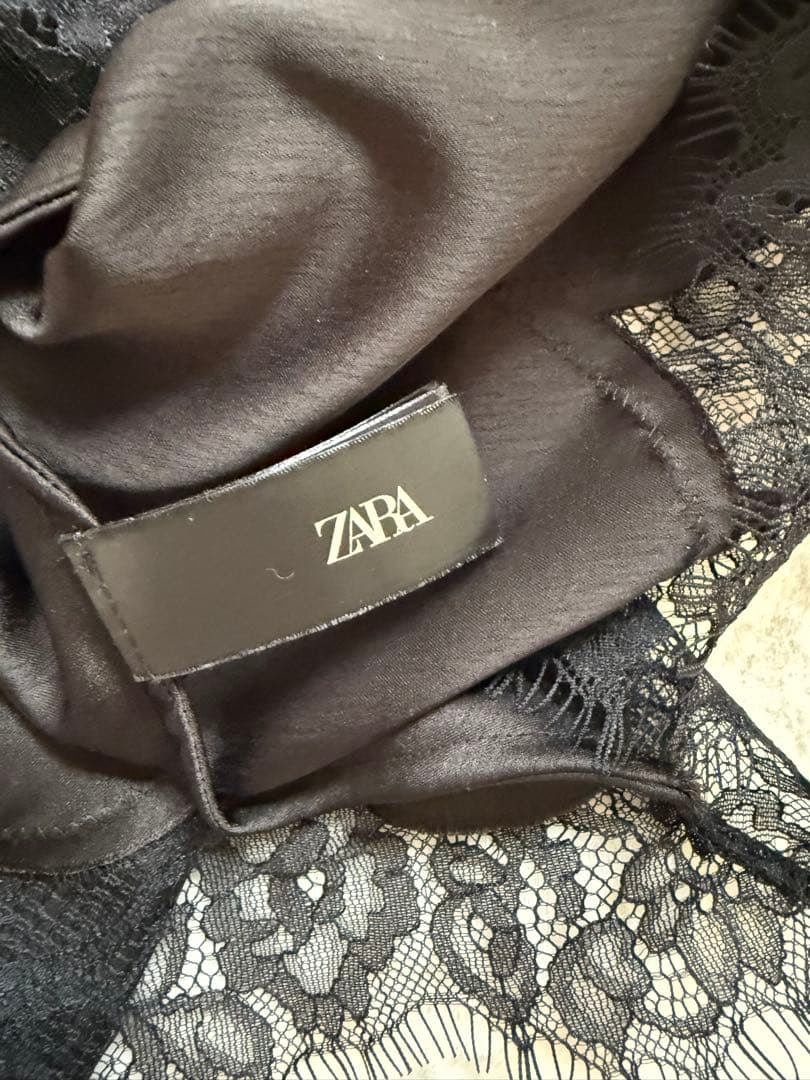 ZARA ブラック アシンメトリックキャミソール　サイズS