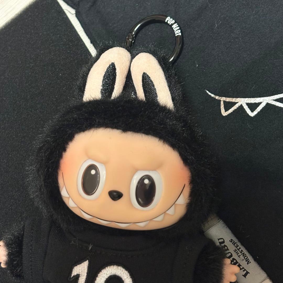 THE MONSTERS LABUBU 10周年記念展限定ラブブ