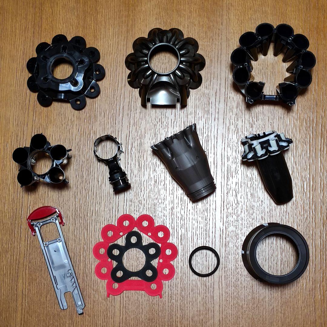 ダイソンV8 SV10 掃除機 完全分解清掃済み動作品 純正バッテリー２つセット