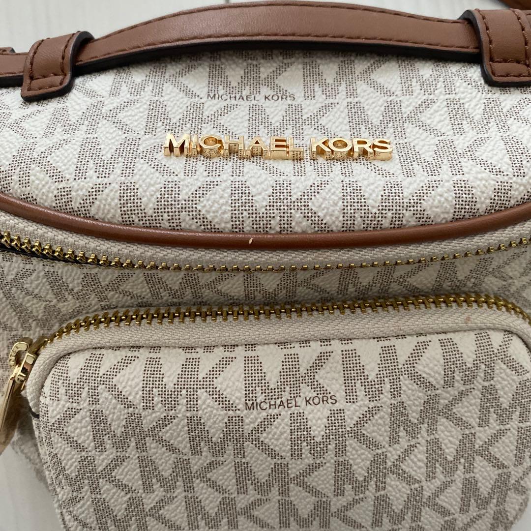 MICHAEL KORS ロゴ入りボディバッグ