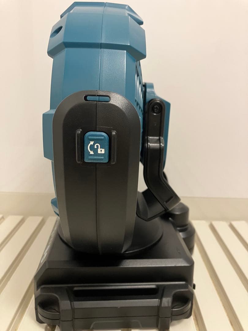 Makita バッテリー式ファン　CF102D