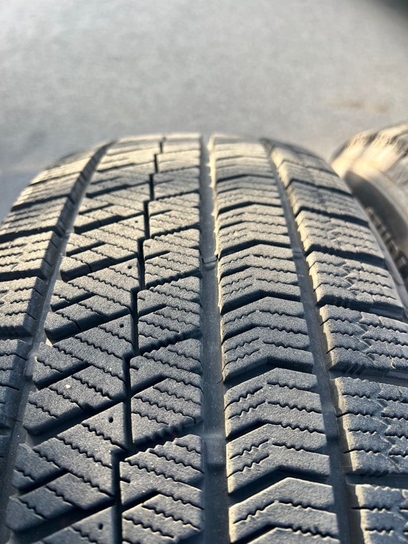 斜面 　215/60R17 ブリザックVRX2 4本 24年製造