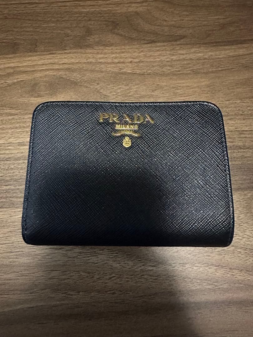 PRADA ポルターフィッコロランポ 二つ折り財布 黒