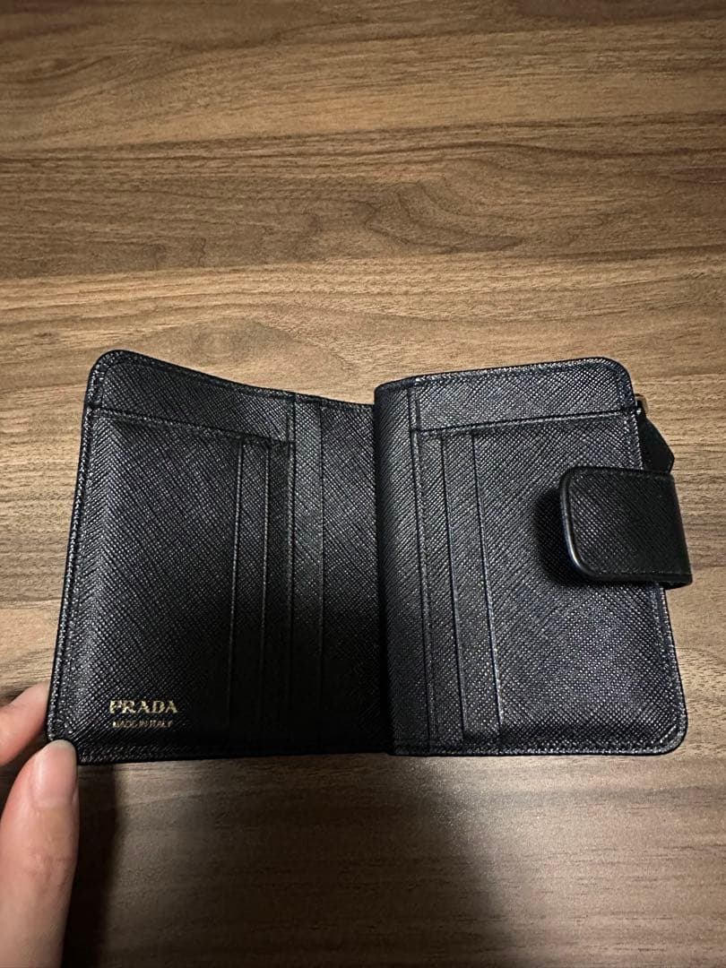 PRADA ポルターフィッコロランポ 二つ折り財布 黒