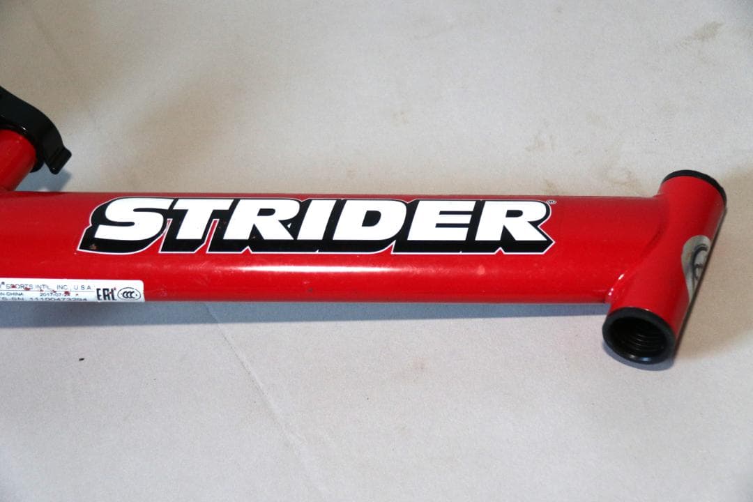 STRIDER 12 Sport バランスバイク レッド
