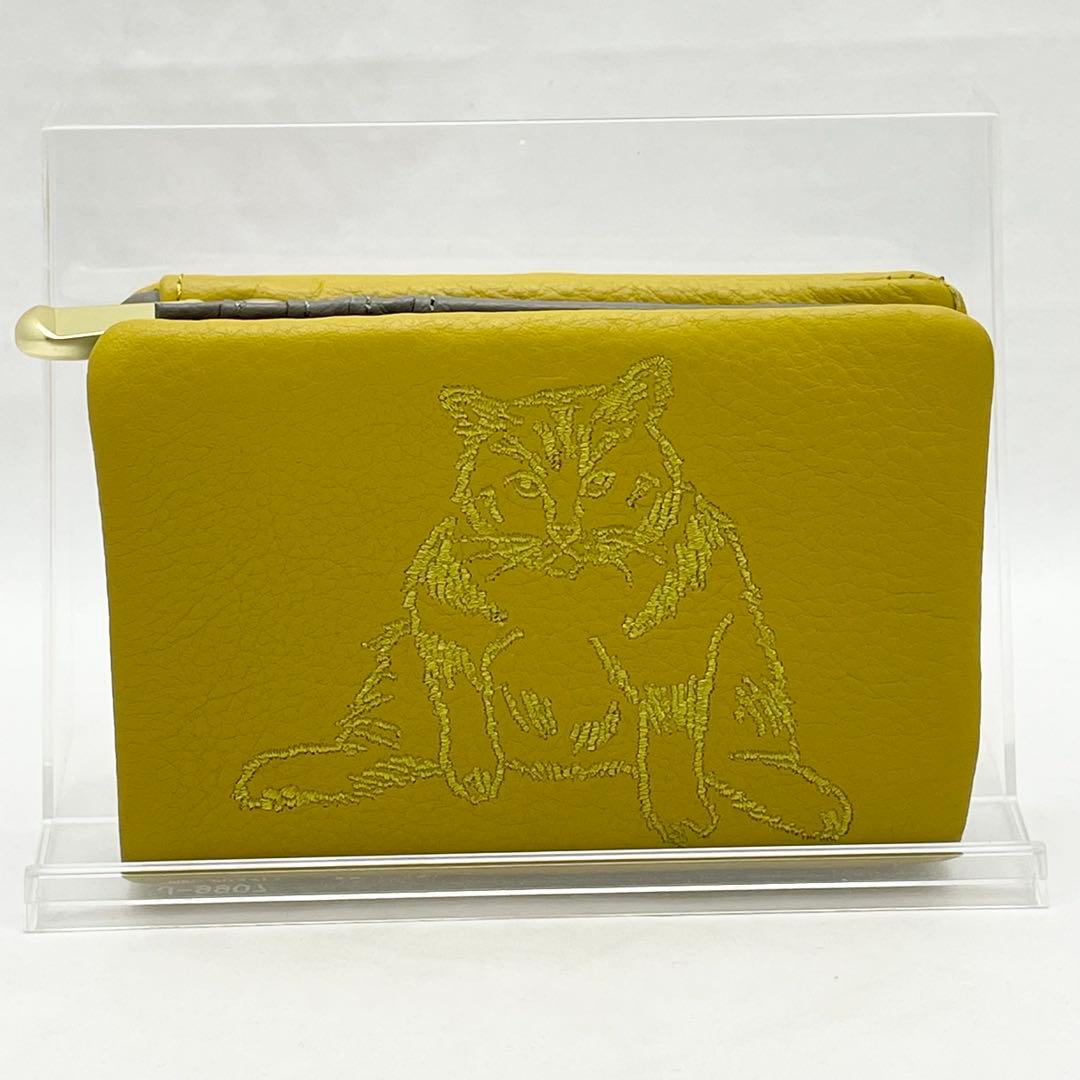 【極美品】ear PAPILLONNER イアパピヨネ 折り財布 ねこ 刺繍