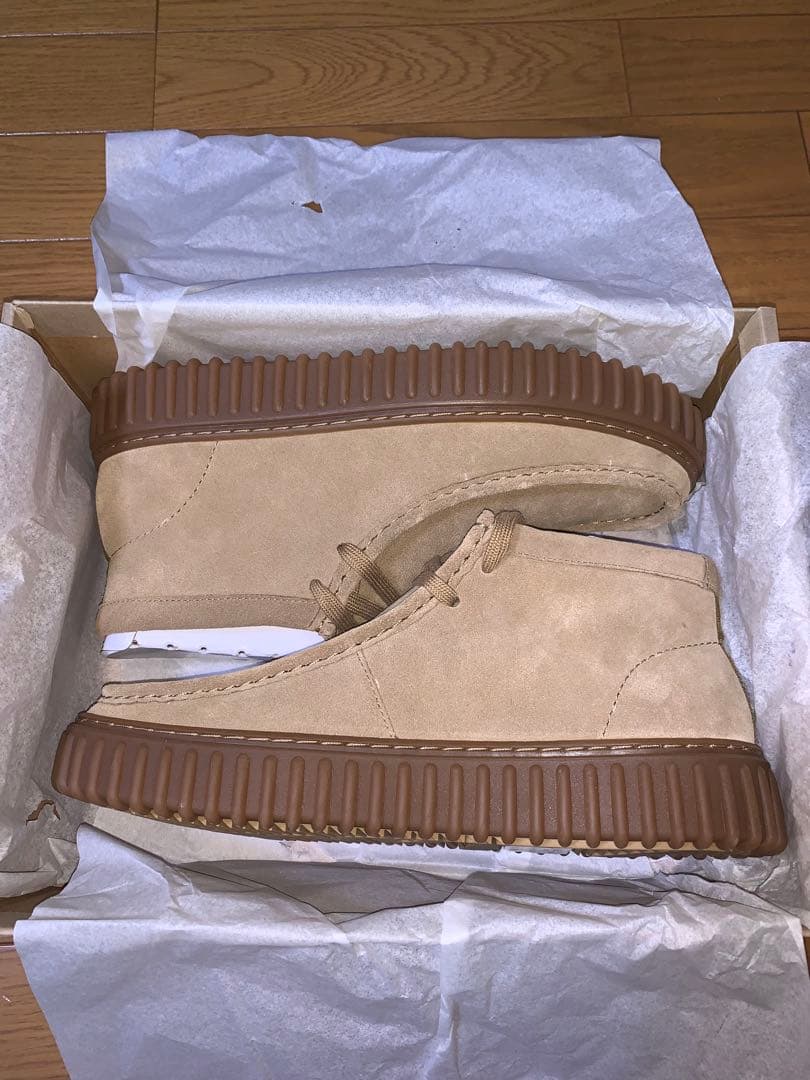 新品 Clarks Torhill Hi/トーヒルハイ (ダークサンドスエード)