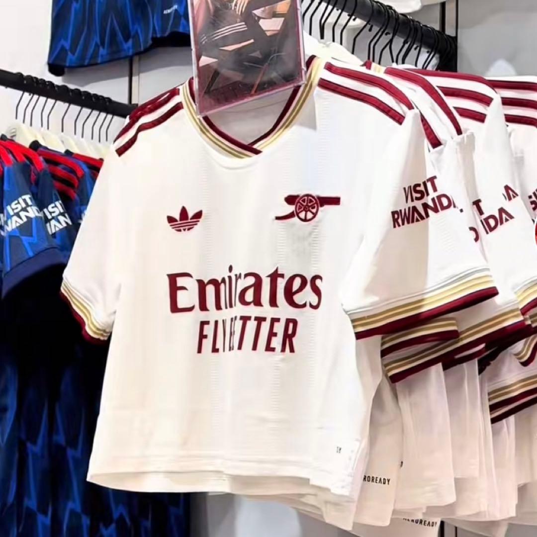 海外限定モデルS⭐️adidas アーセナル ショート丈 ベイビーモンスター着用