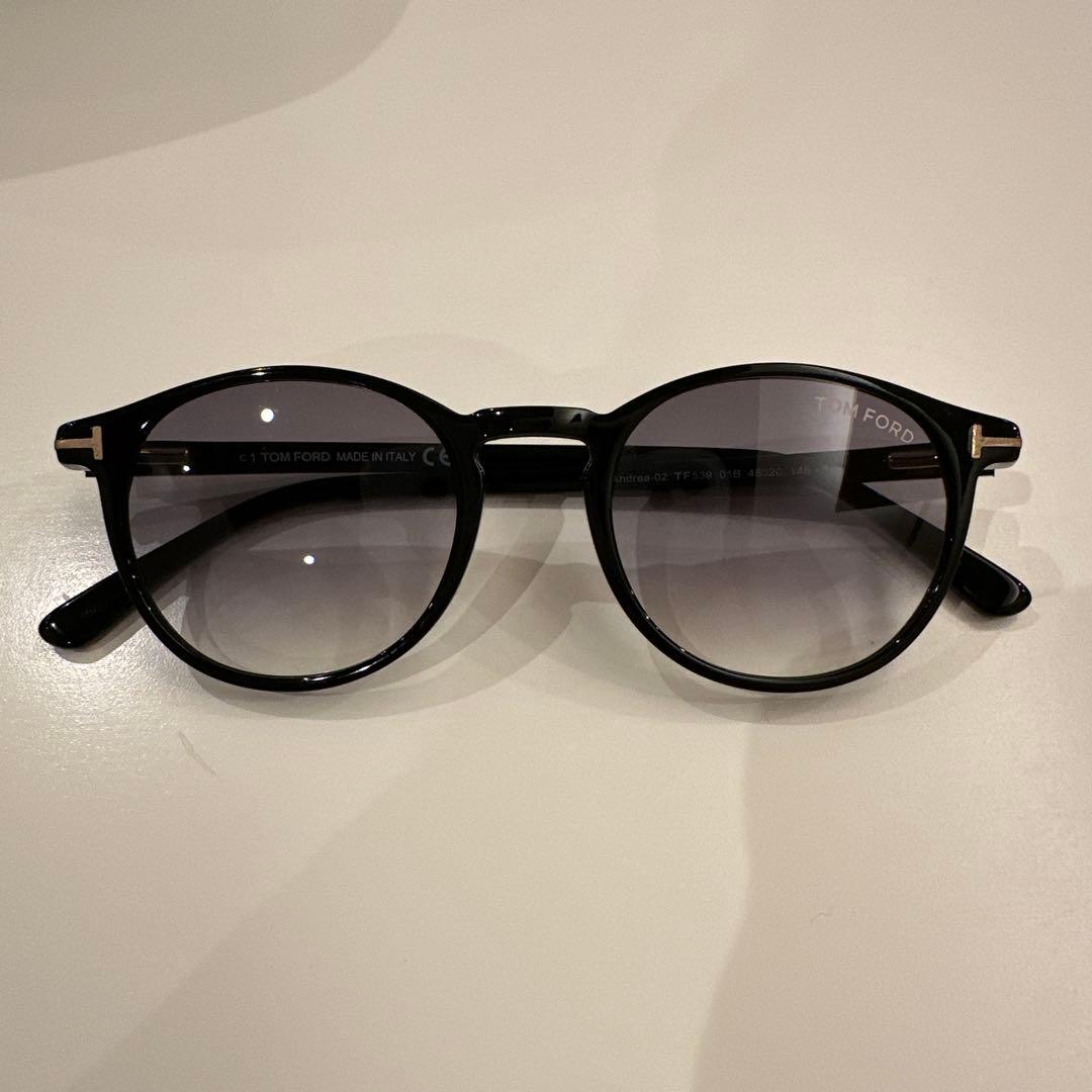 YOU.　TOM FORD ブラック　サングラス　TF539