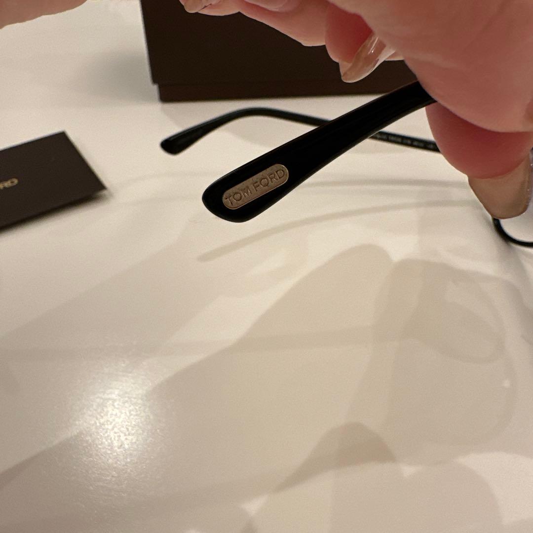 YOU.　TOM FORD ブラック　サングラス　TF539