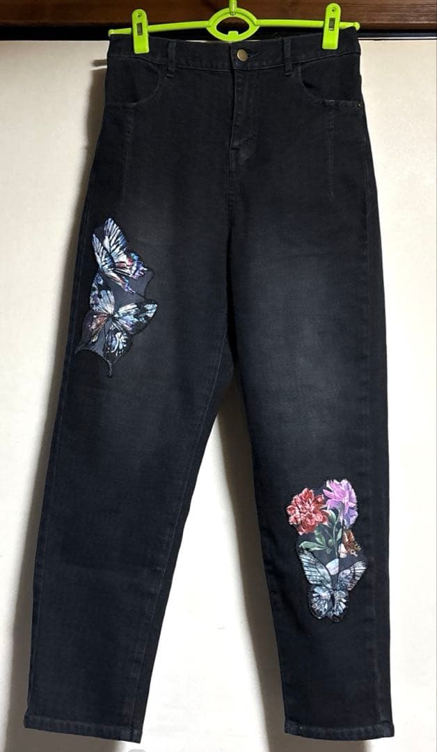 スカラー ScoLar イズ スカラー 蝶花アップリケ ストレッチデニムパンツ