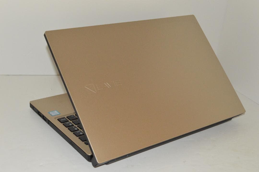 ゴールドLAVIE第8世代Corei7/32G/SSD1TBバッテリー良好