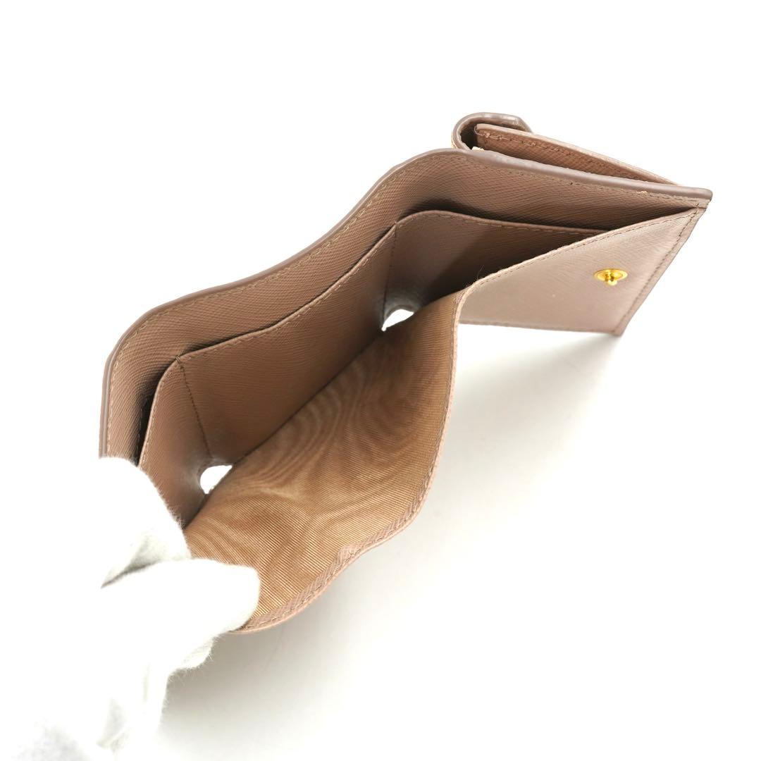 ✨未使用展示品・箱保証書付き✨　PRADA ミニ財布　サフィアーノレザー　レター