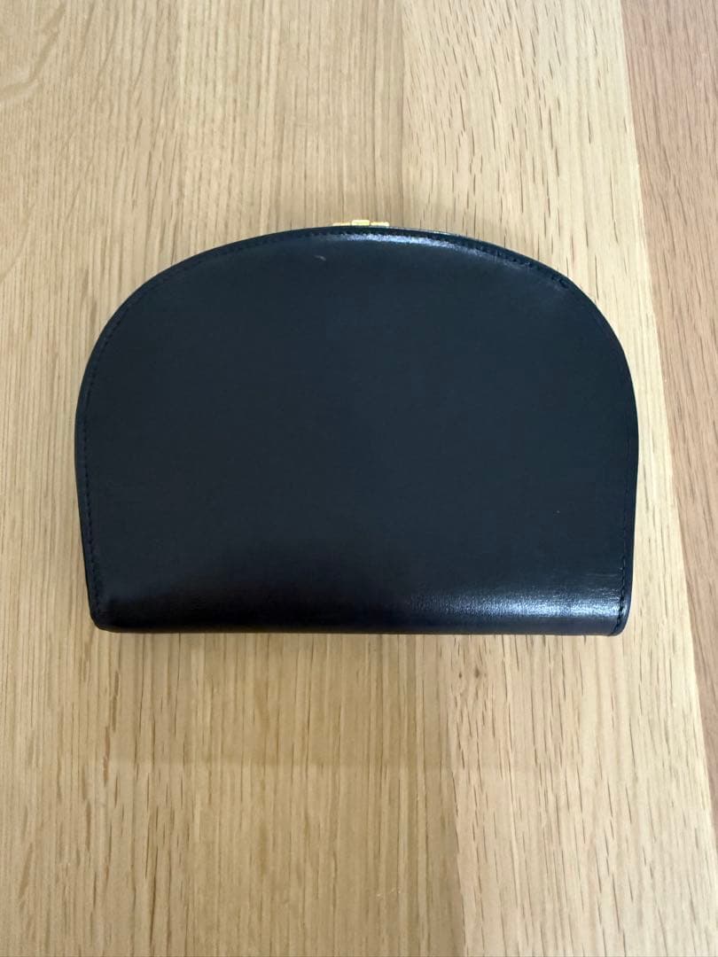 GUCCI ハーフムーン折り財布