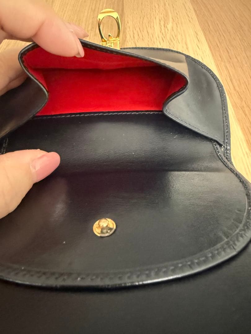 GUCCI ハーフムーン折り財布