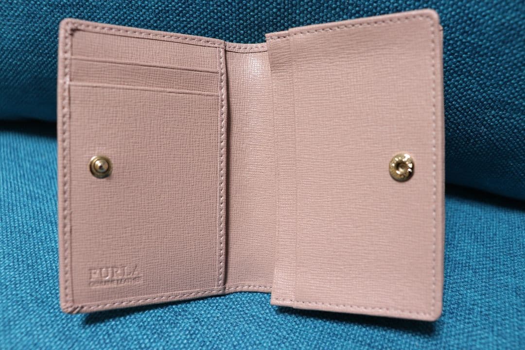 【こう】FURLA パスケース