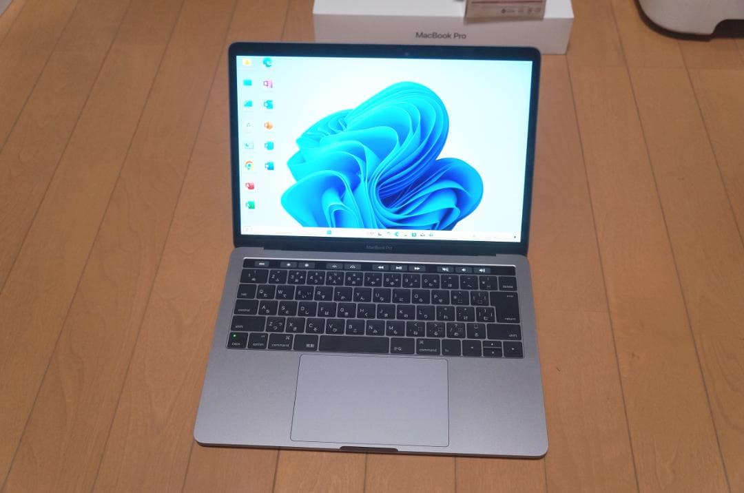 MacBook本体 MacBook Pro 13 i5 16G 512G Window Office