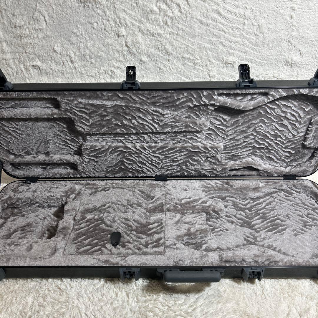 ベース FENDER DELUXE MOLDED CASE ELECTRIC BASS