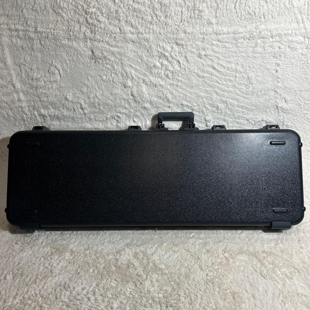 ベース FENDER DELUXE MOLDED CASE ELECTRIC BASS