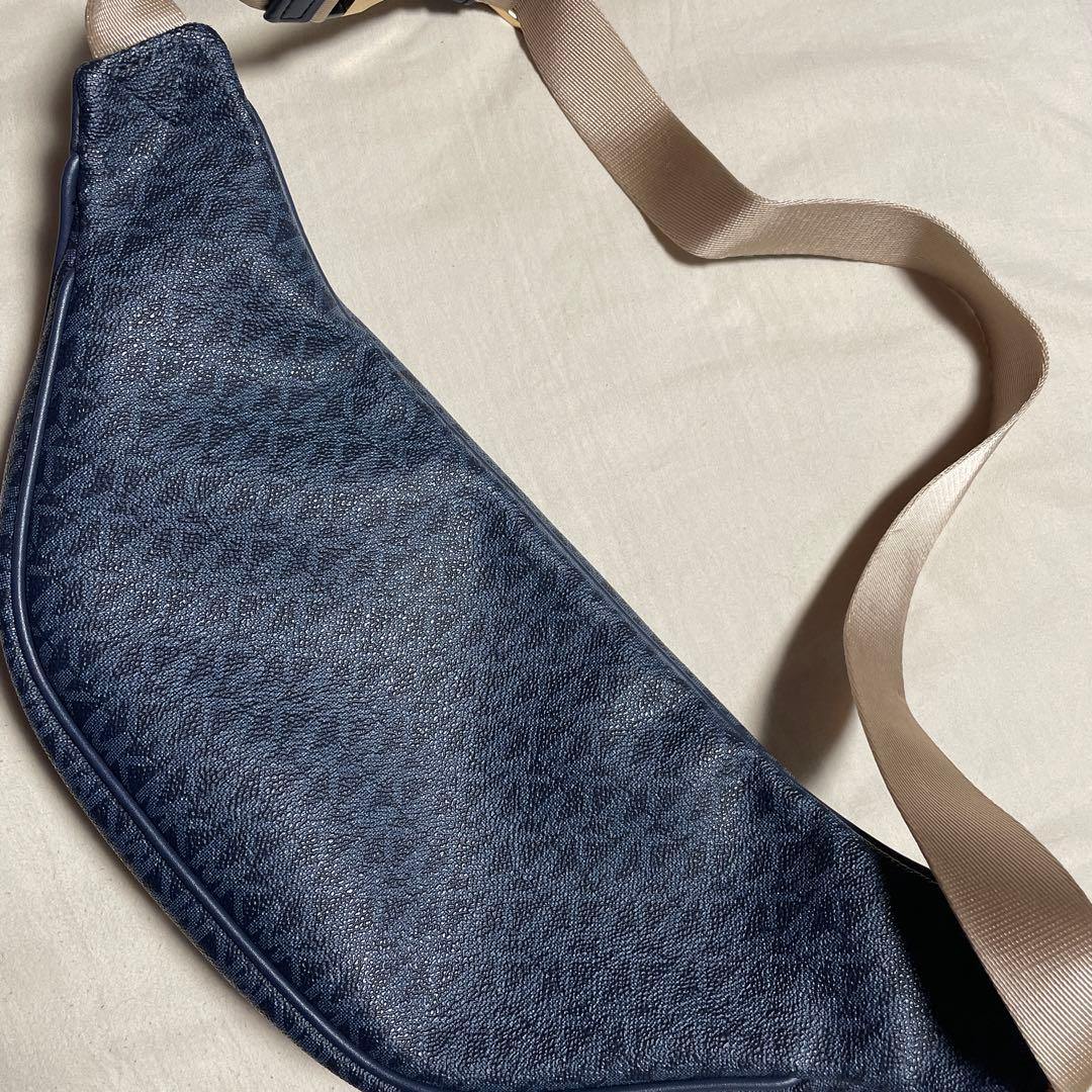 MICHAEL KORS ネイビー ボディバッグ