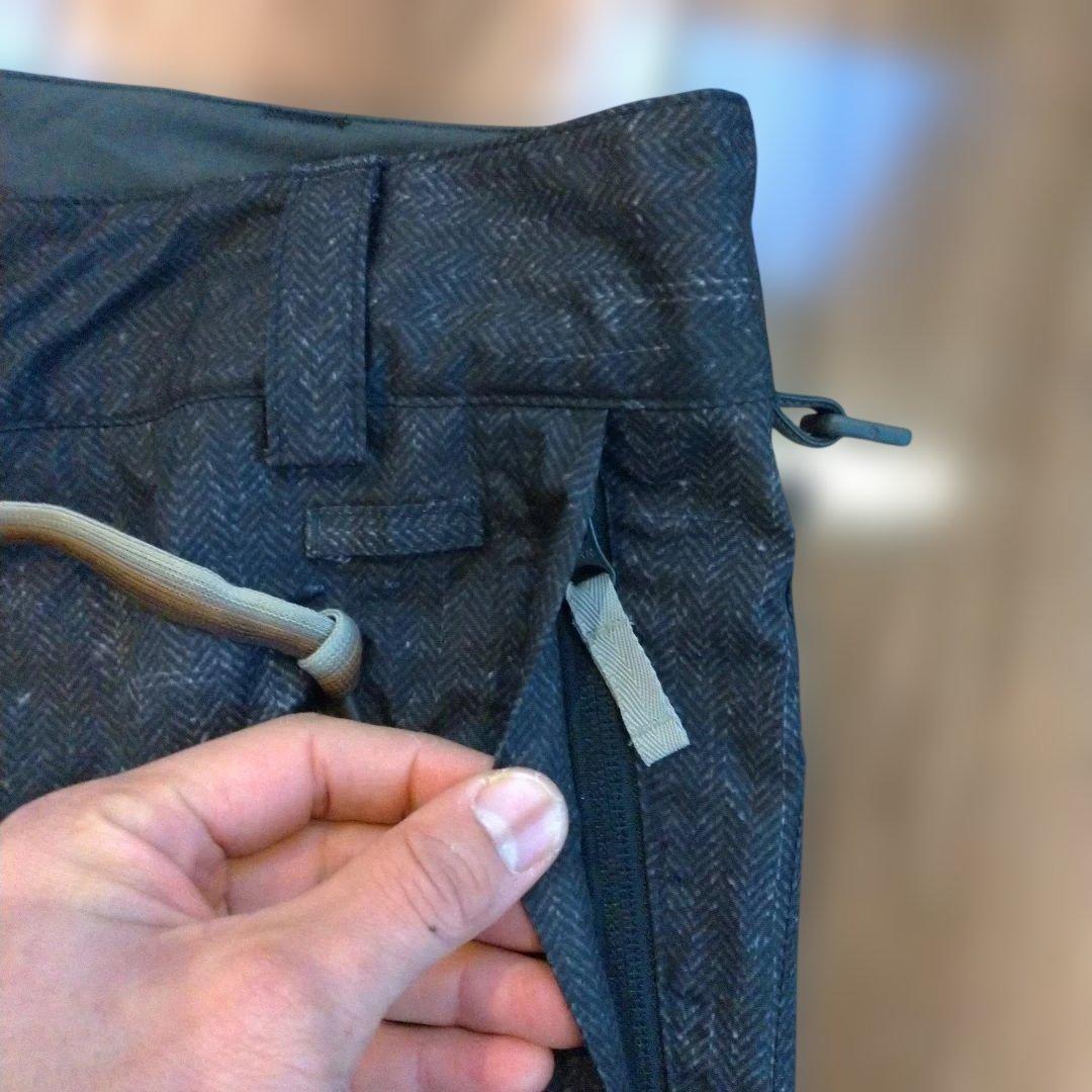 Nike スノーボ パンツ ダークグレー ヘリンボーン柄