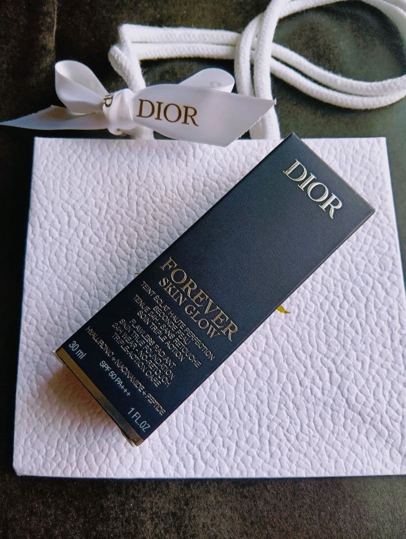 【新品未使用未開封】DIOR フォエバー フルイドスキングロウ 30ml