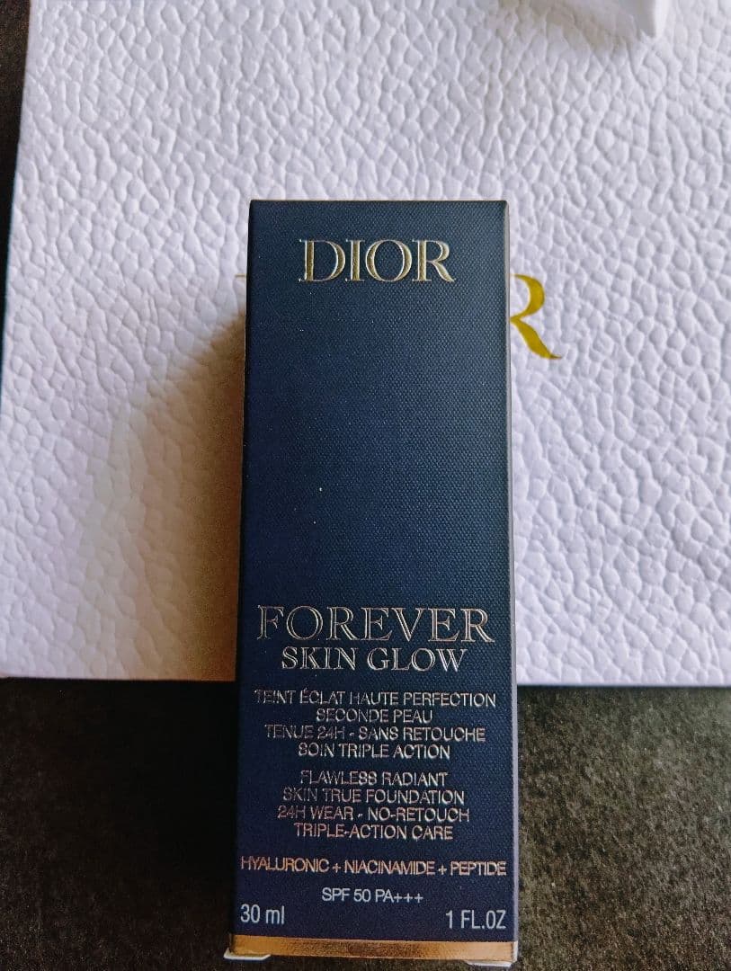 【新品未使用未開封】DIOR フォエバー フルイドスキングロウ 30ml