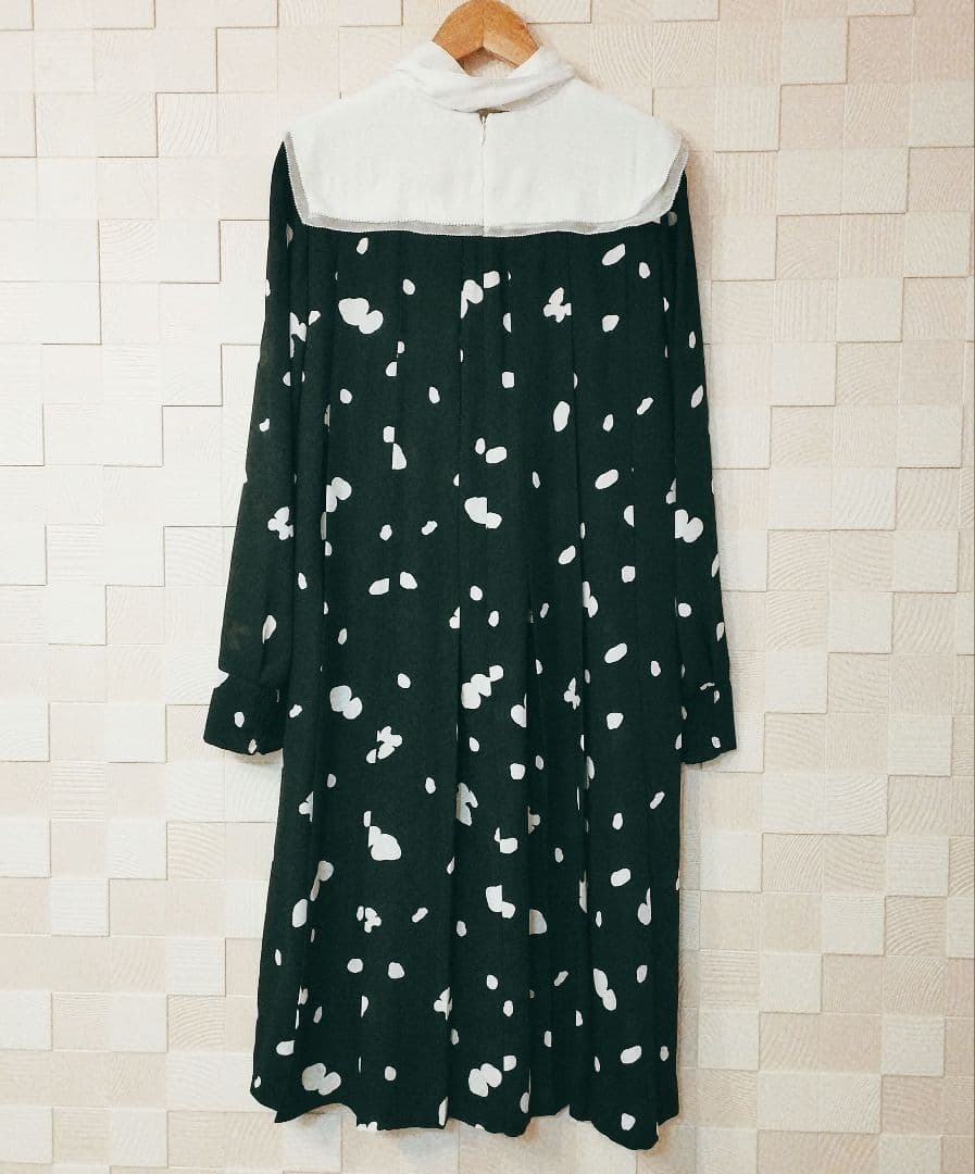 【CELFORD × HANAEMORI】ヨークデザインプリーツワンピース M