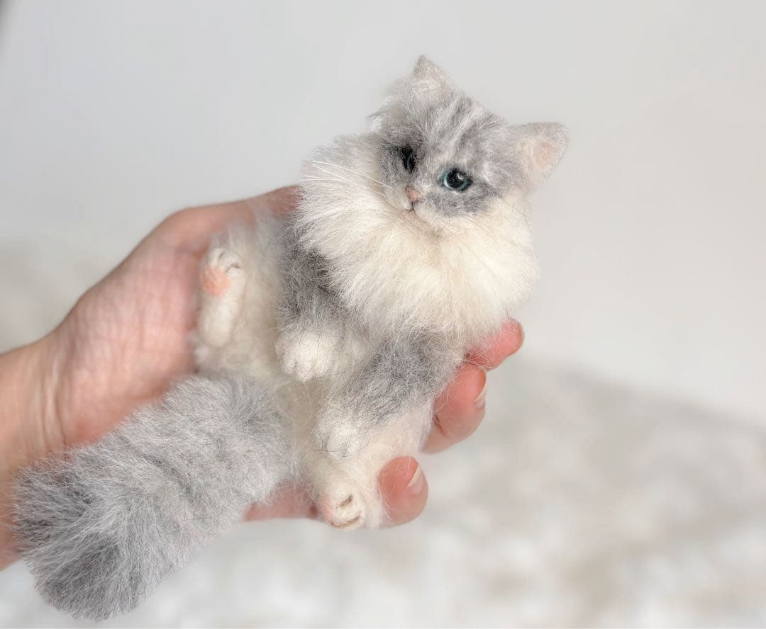 g*い様 羊毛フェルト　猫ブローチ　MinoA
