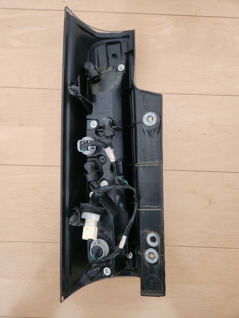 スズキスペーシアカスタムMK53S テールランプ左右セット